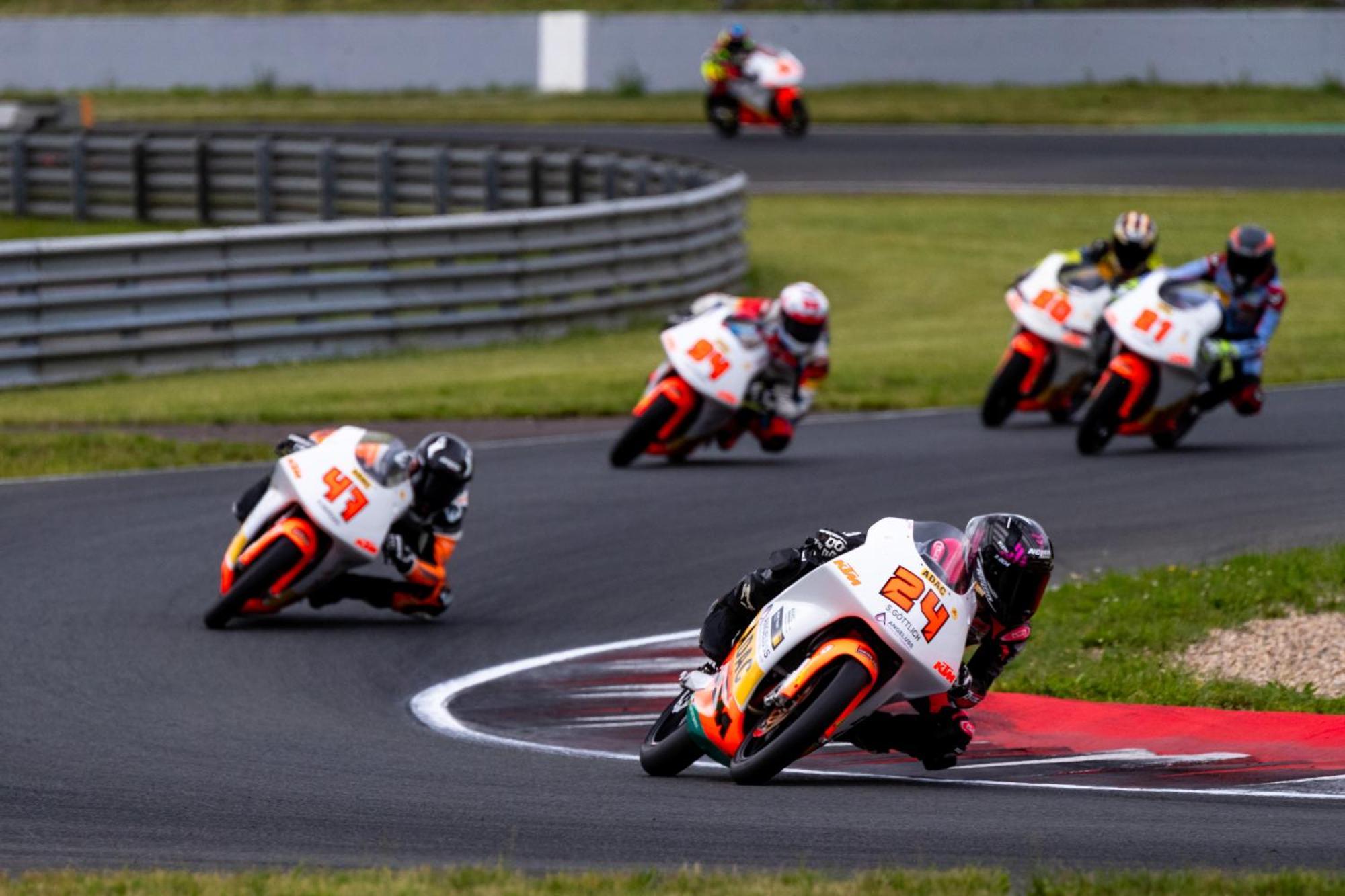 Hotel Motorsport Arena 오쉐르슬레벤 외부 사진